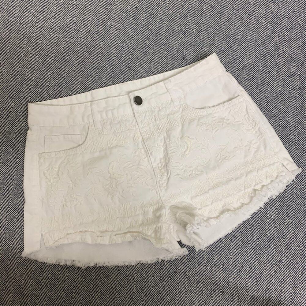LORD & TAYLOR DESIGN LAB - Embroidered Jean Shorts